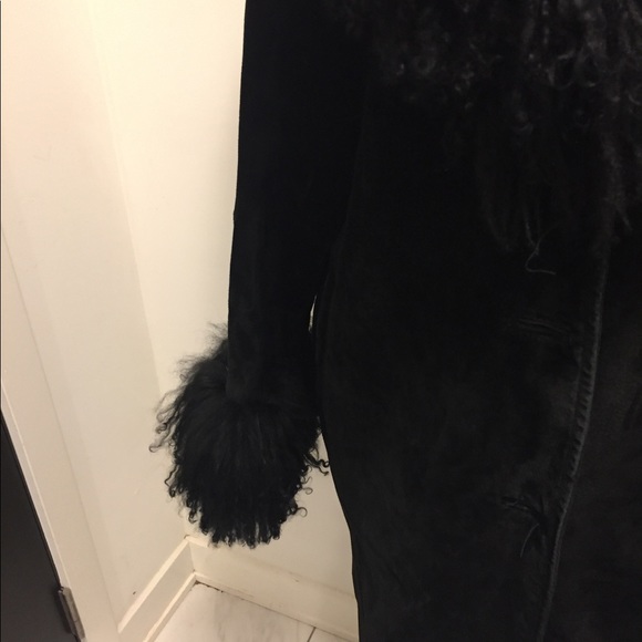 Ladies suede and fur coat, beautiful.  Stunning on! - Picture 4 of 8